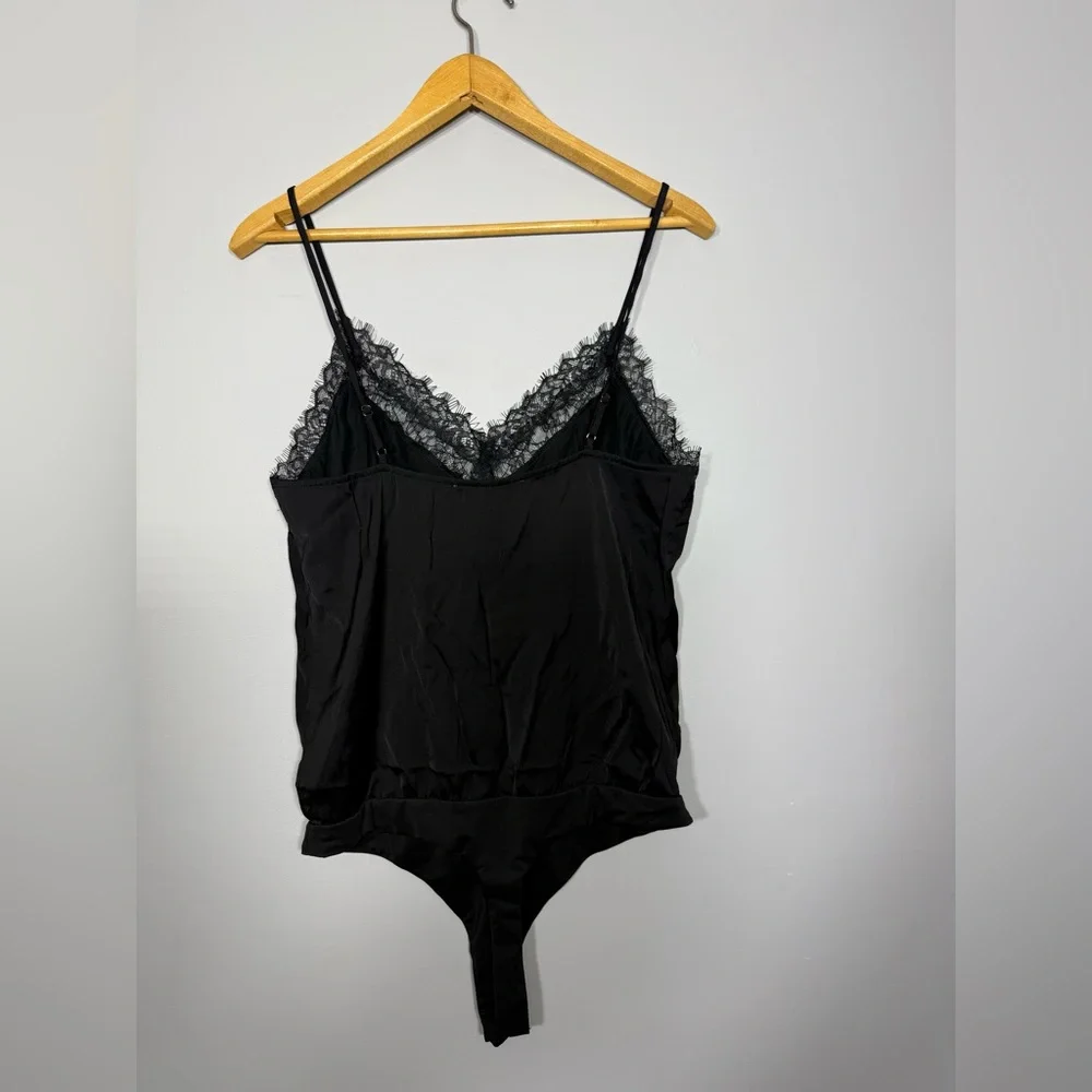 ASTR THE LABEL Black Lace Trim Bodysuit Size Large